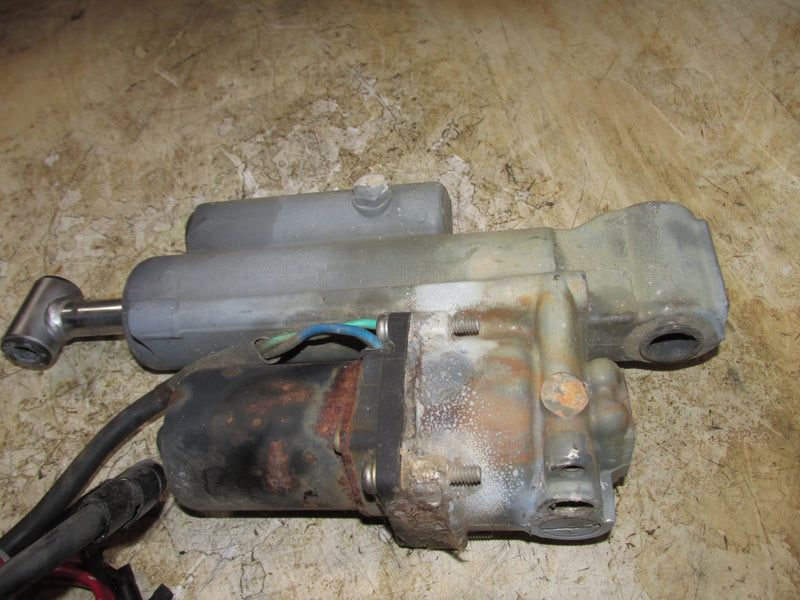 Suzuki DF50 50hp Outboard Tilt Trim Unit (48641-97E01)