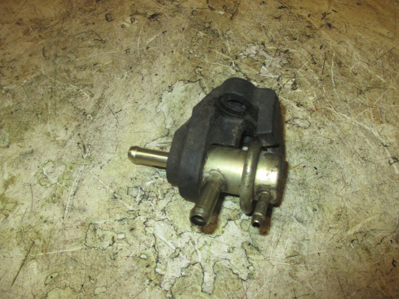 Suzuki 150hp 2 stroke outboard pressure regulator (15760-92E01)