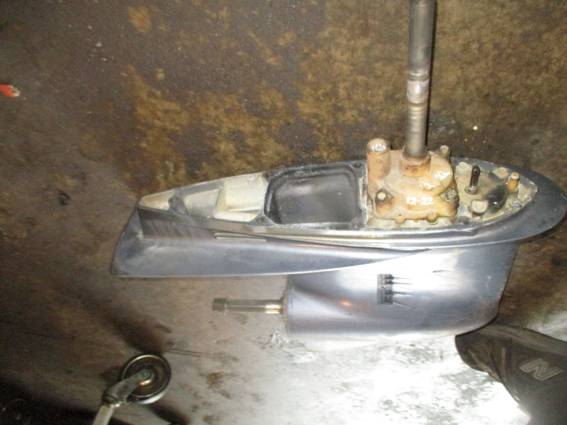 Yamaha 200hp 4 cyl 4 stroke outboard 25" standard rotation lower unit