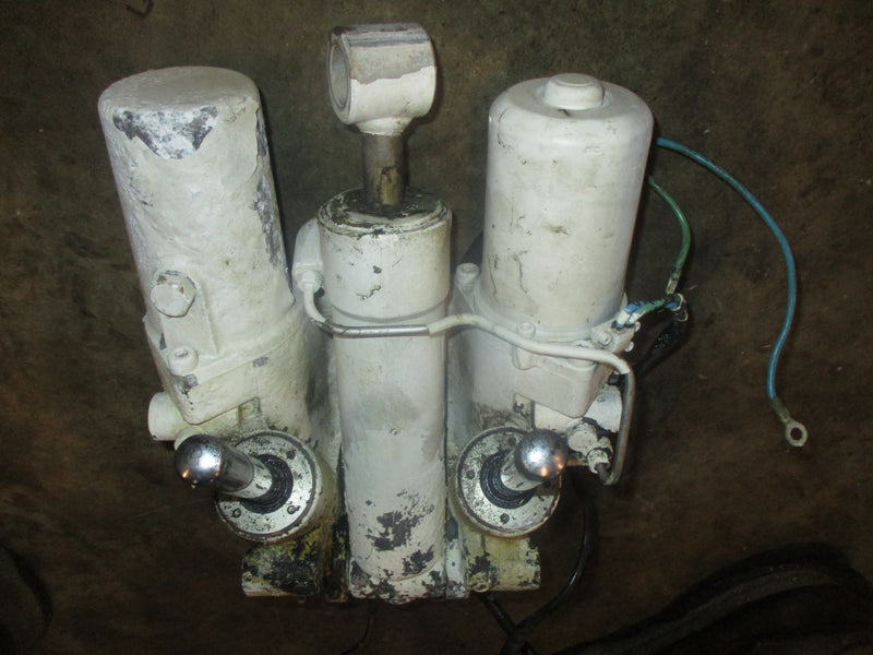 Yamaha 300hp 4.2L 4 stroke outboard tilt trim unit