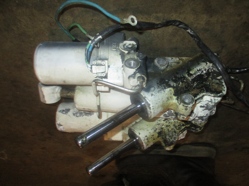 Yamaha 300hp 4.2L 4 stroke outboard tilt trim unit