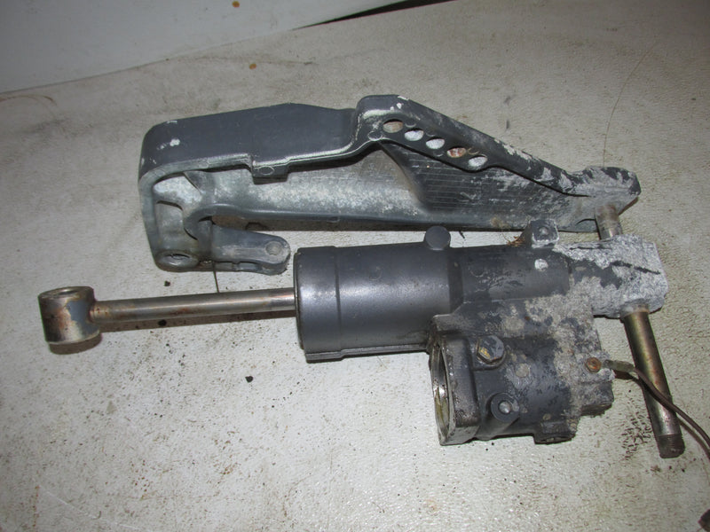 Yamaha 40hp 2 stroke outboard Tilt Trim unit (6D8-00)