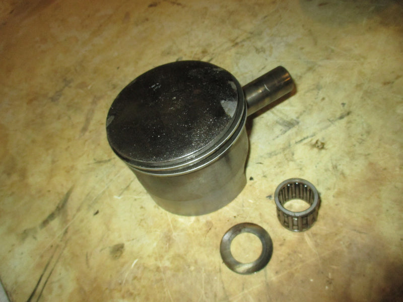 Suzuki DT90 90hp outboard right piston (12110-87E02)