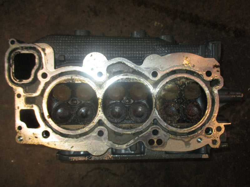 Yamaha 300hp 4.2L 4 stroke outboard port cylinder head