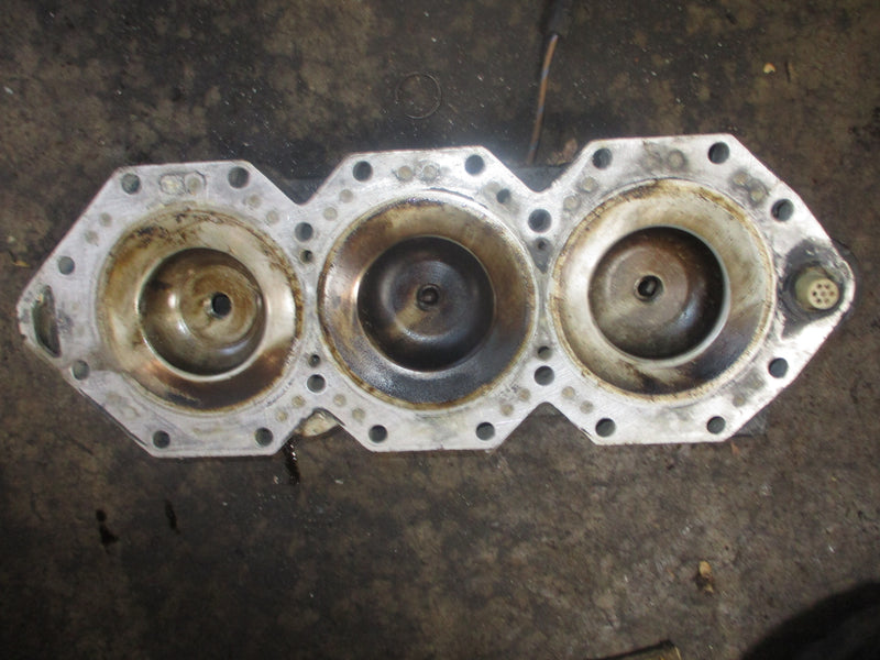 Evinrude Ocean Pro 175hp outboard cylinder head (338331)