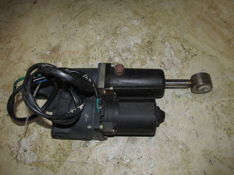 Suzuki DF50 50hp Outboard Tilt Trim Unit (Parts) (48000-87J14)