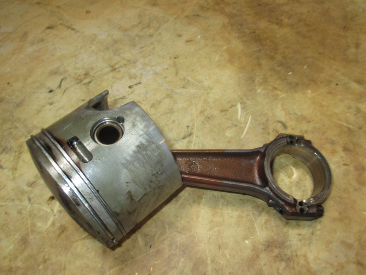 Johnson 150hp ocean runner outboard starboard piston and rod (0436243)