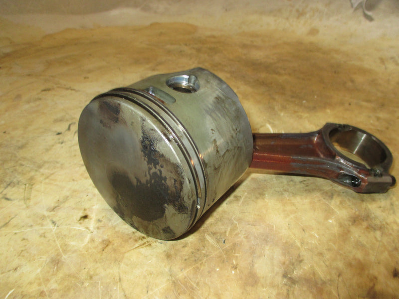 Johnson 150hp ocean runner outboard starboard piston and rod (0436243)