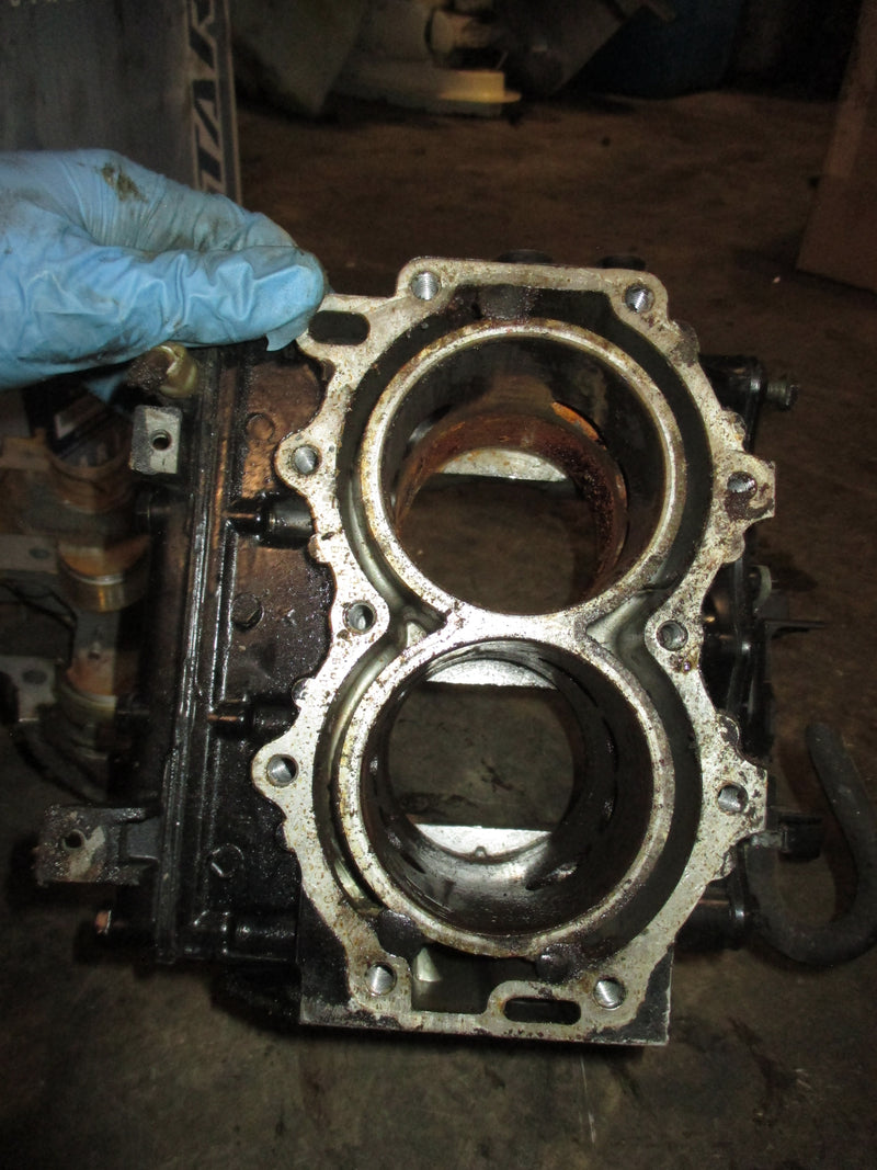Johnson 25hp 2 stroke outboard crankcase block