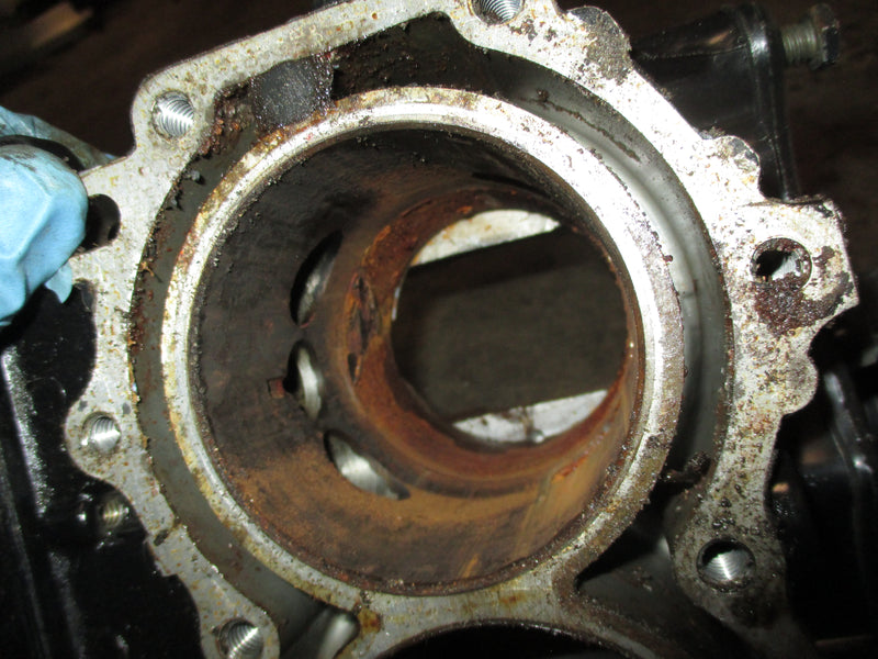 Johnson 25hp 2 stroke outboard crankcase block