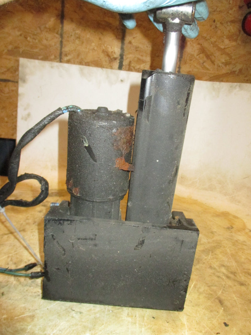 Mercury 75hp 2 stroke outboard tilt trim unit