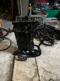 Load image into Gallery viewer, Suzuki DF140 outboard 25" mid section
