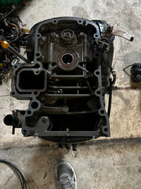 Load image into Gallery viewer, Suzuki DF140 outboard 25" mid section
