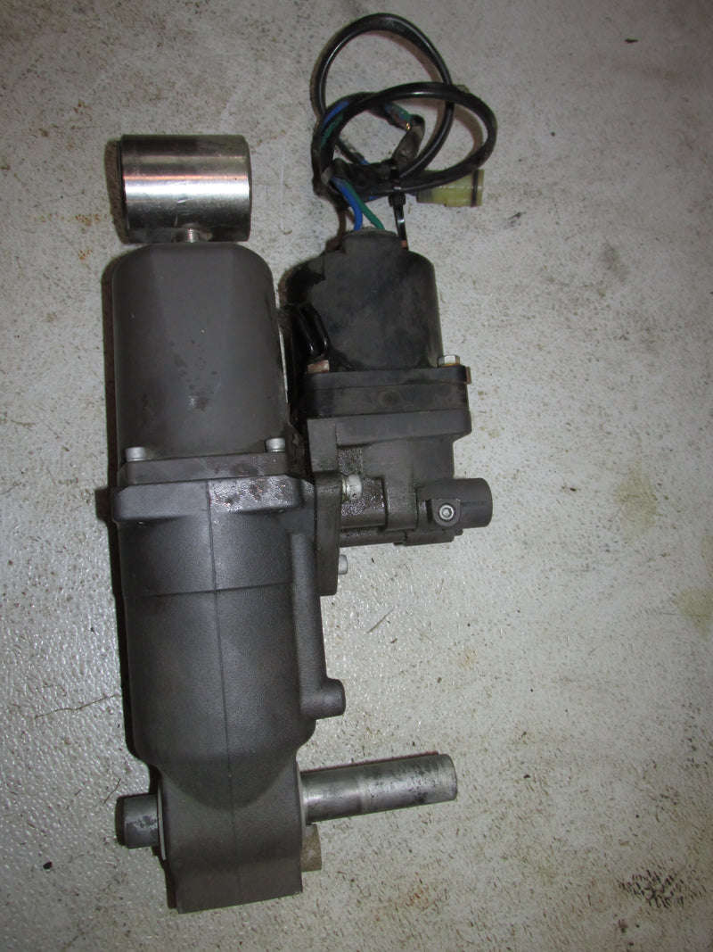 Suzuki DF115 115hp Outboard Tilt Trim Unit
