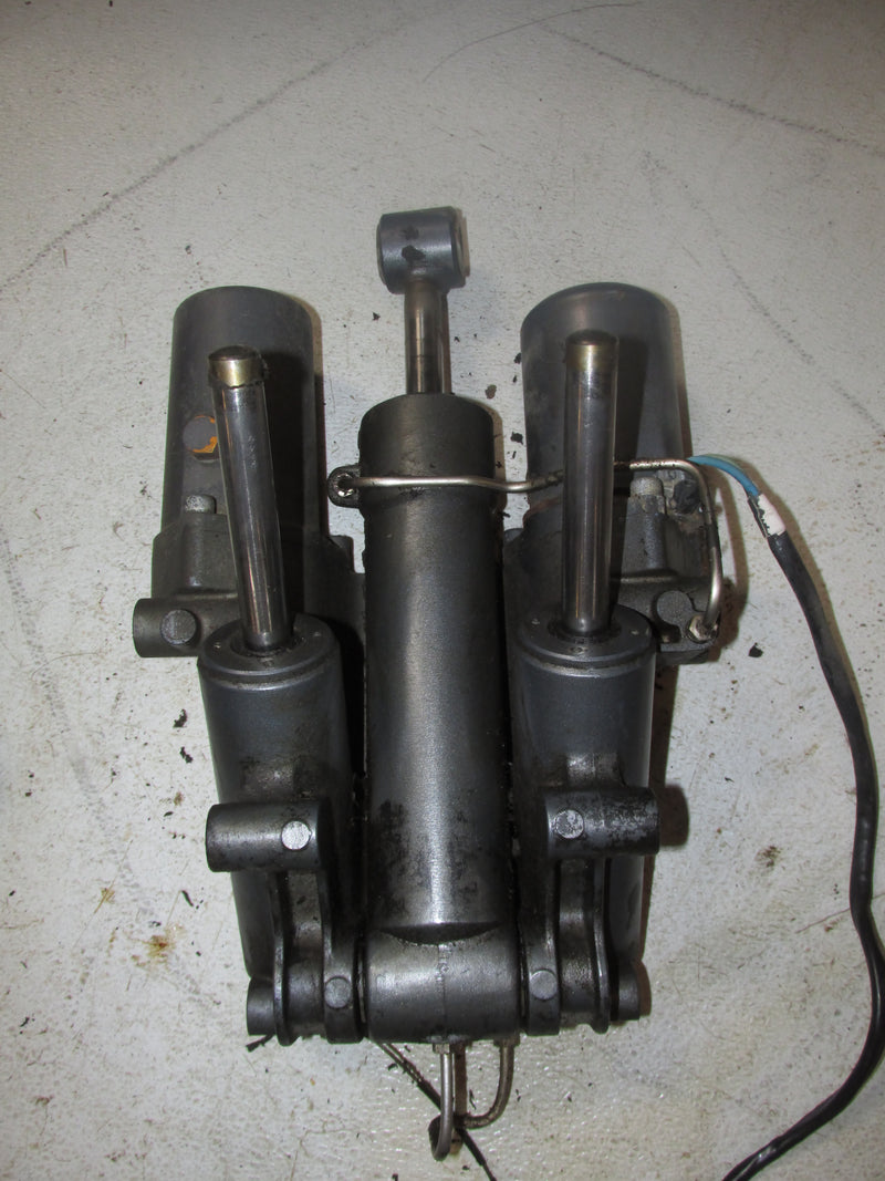 Yamaha 250hp 3.3L 4 Stroke Outboard Tilt Trim Unit (69J-43800-01-8D)