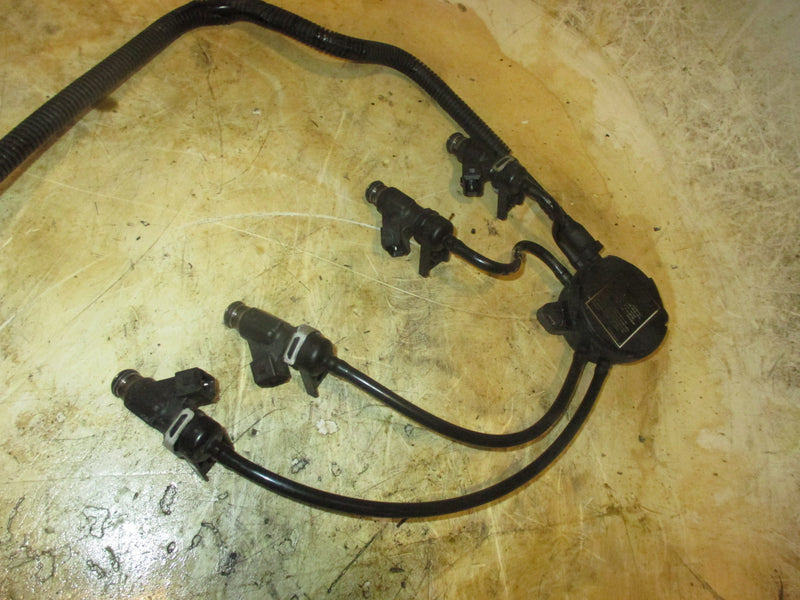 Mercury 50hp 4 stroke outboard fuel rail and injector set (879887T)