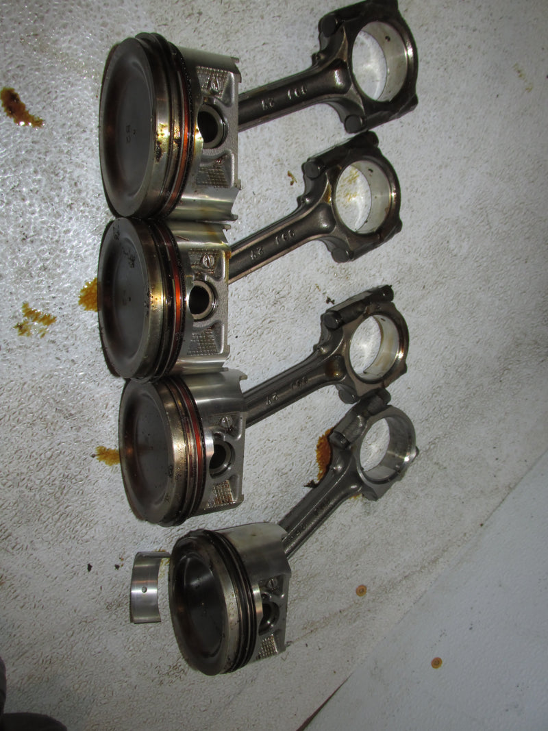 Suzuki DF115 115hp Outboard Piston and Rod Set (12111-90J01)