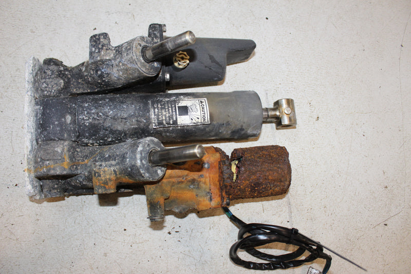 Mercury Optimax 150hp 2 Stroke Outboard Tilt Trim Unit (Parts)