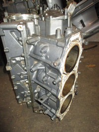 Load image into Gallery viewer, Yamaha 200hp OX66 2 stroke outboard crankcase block 64E-00
