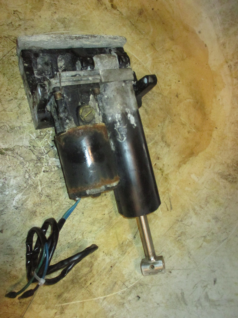 Mercury 115hp 2 stroke outboard Tilt Trim Unit