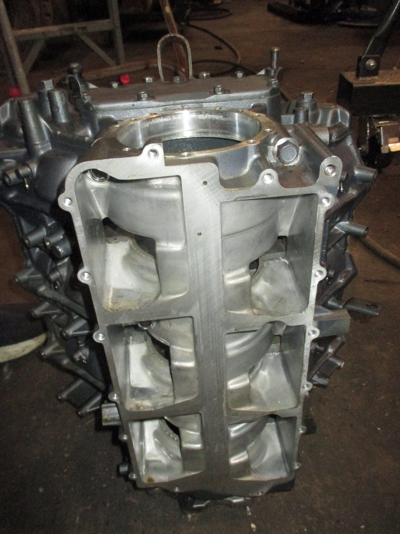Yamaha 200hp OX66 2 stroke outboard crankcase block 64E-00