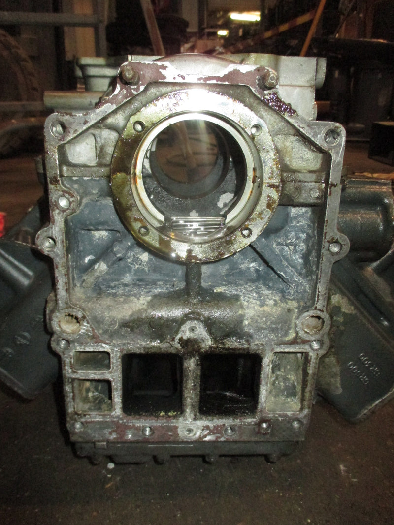 Yamaha 200hp OX66 2 stroke outboard crankcase block 64E-00