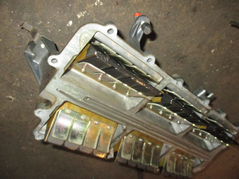 Yamaha 200hp OX66 2 stroke outboard intake manifold and reeds 6G5-00