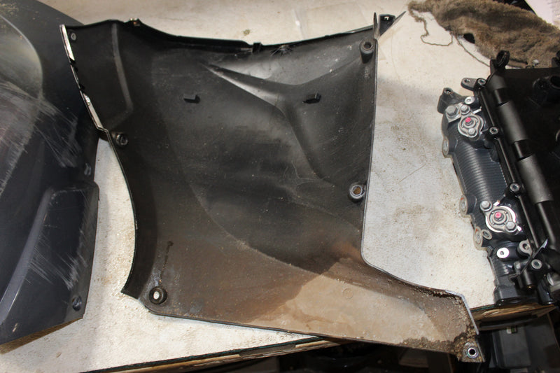 Yamaha 300hp 4.2L 4 Stroke Outboard Midsection Cover Set (6KF-42741-00)
