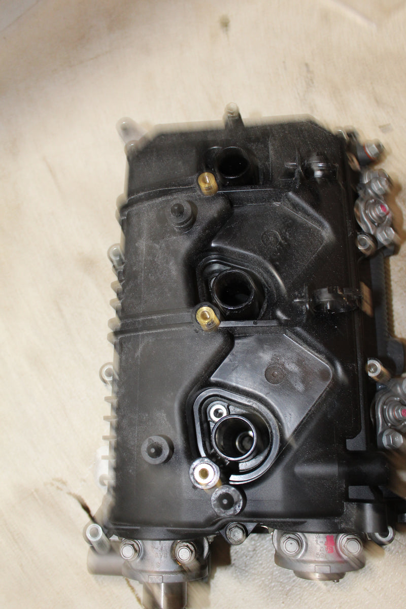 Yamaha 300hp 4.2L 4 Stroke Outboard Starboard Cylinder Head (6CB)