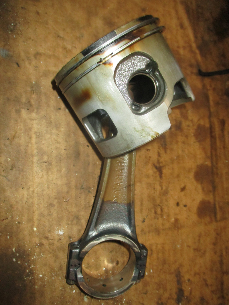 Yamaha 150hp HPDI outboard starboard piston and rod (68F-00)