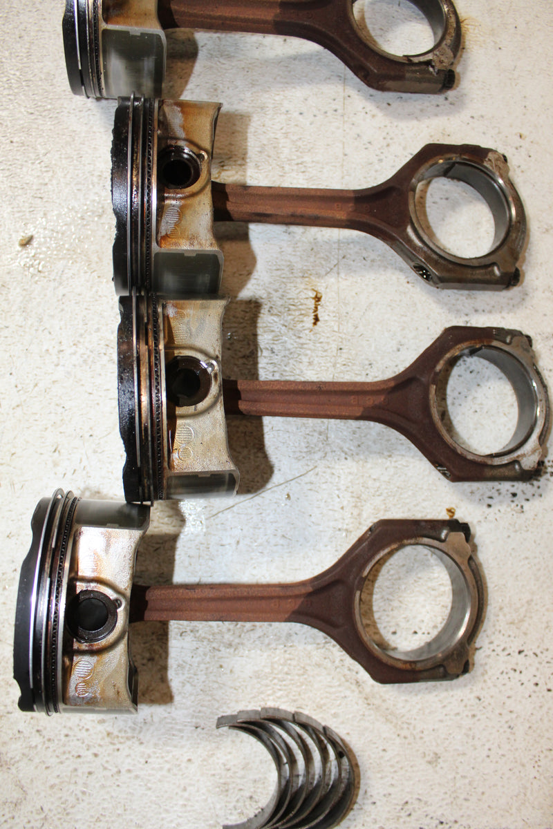 Yamaha 300hp 4.2L 4 Stroke Outboard Piston and Rod Set of 6 (6CB-00)
