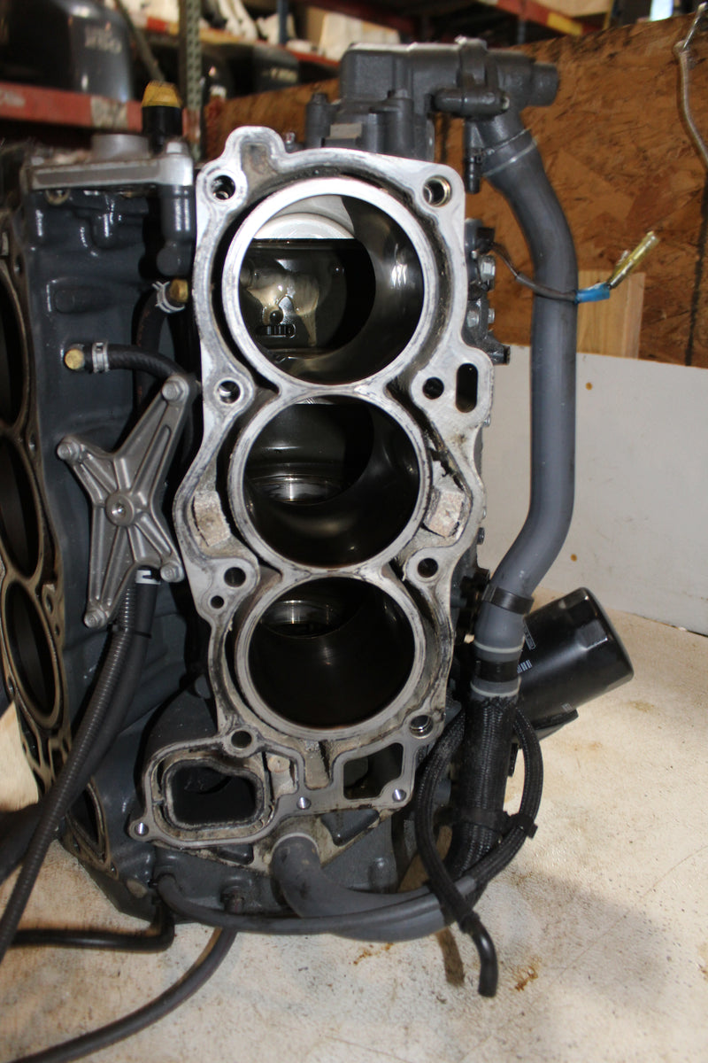 Yamaha 300hp 4.2L 4 Stroke Outboard Crankcase Block