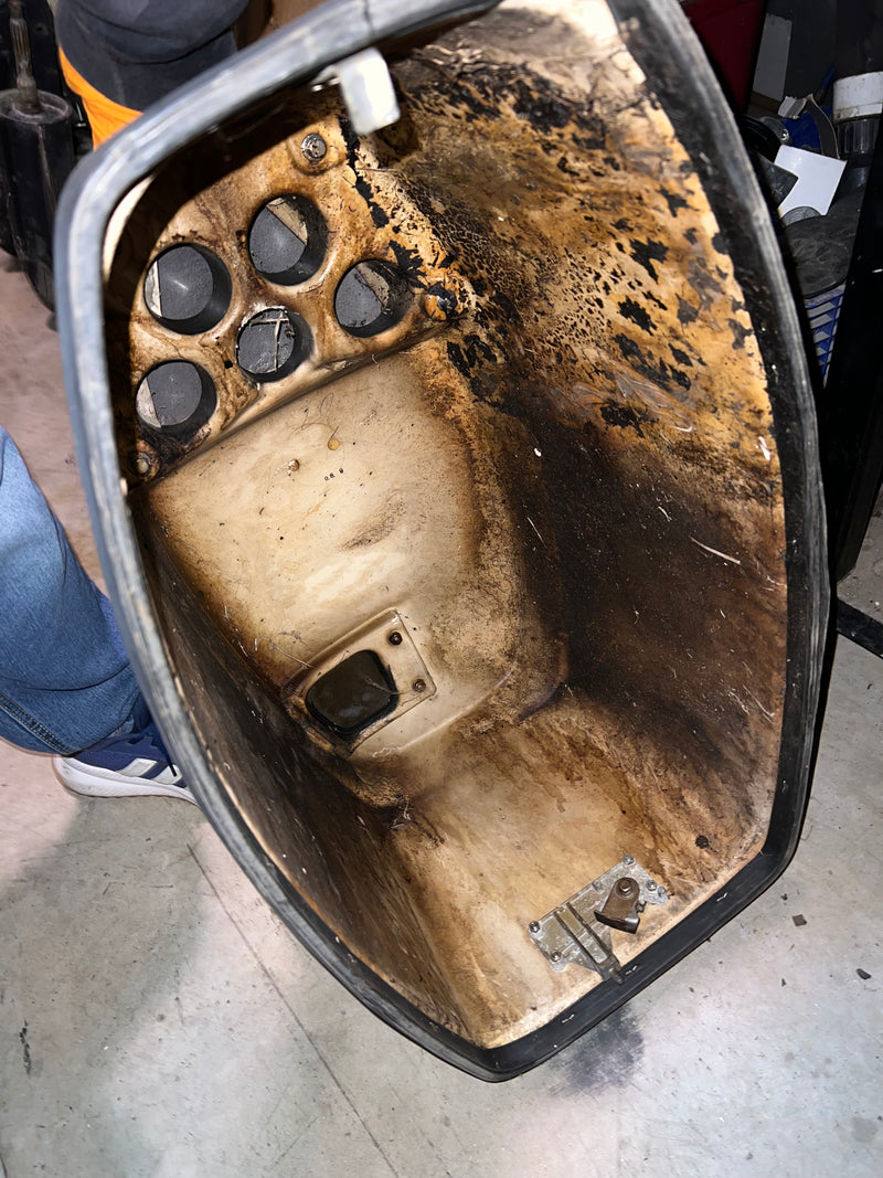 Nissan 70hp 2 stroke outboard top cowling