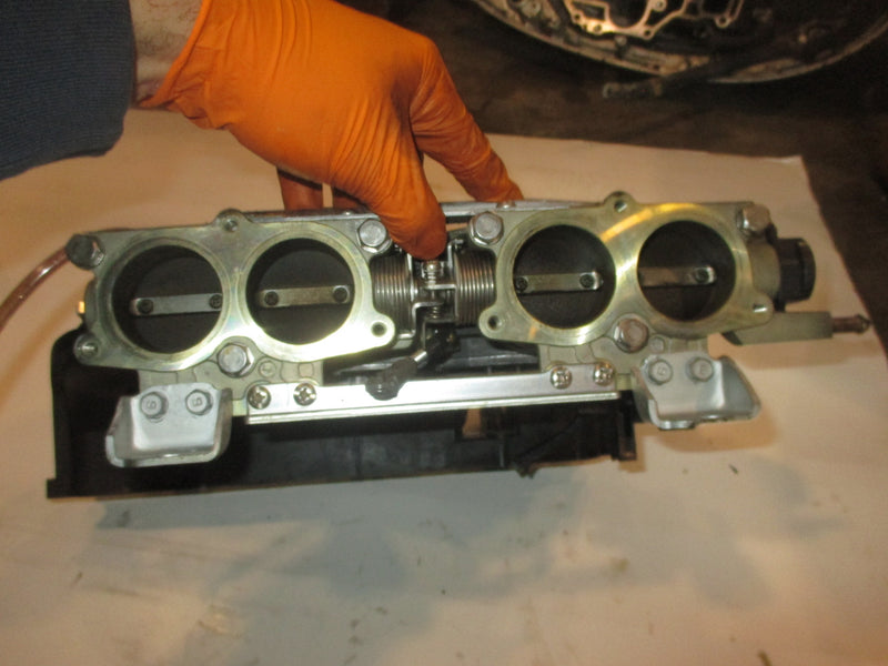 Yamaha 150hp 4 Stroke Outboard Intake Manifold/Throttle Body/IAC Valve
