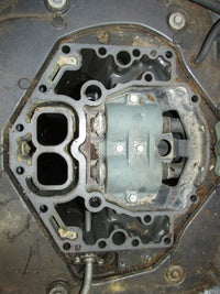 Load image into Gallery viewer, Yamaha 350hp 4 Stroke Outboard 30" Midsection
