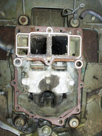 Load image into Gallery viewer, Yamaha 200hp saltwater series 2 OX66 outboard 25 inch midsection
