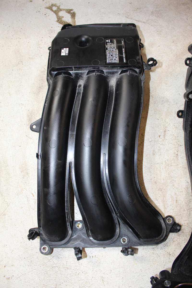 Yamaha 300hp 4.2L 4 Stroke Outboard Intake Manifold Set (6CE-13641-00-00)