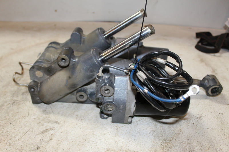 Yamaha 300hp 4.2L 4 Stroke Outboard Tilt Trim Unit (6KA-00/6KA-43800-00-8D)