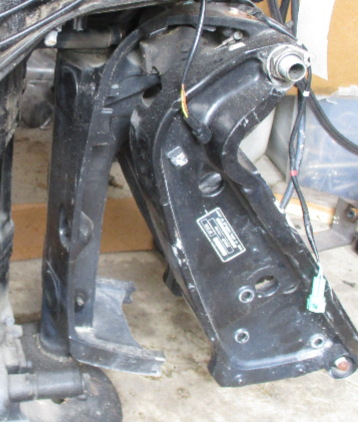Suzuki DF200 200hp outboard 25" swivel bracket