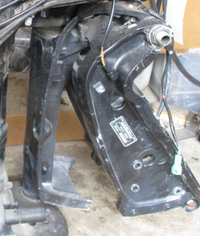 Load image into Gallery viewer, Suzuki DF200 200hp outboard 25" swivel bracket
