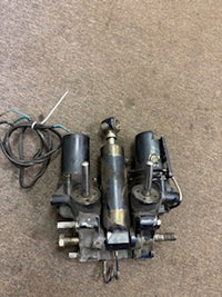 Load image into Gallery viewer, Evinrude 225hp 2 stroke outboard tilt trim unit
