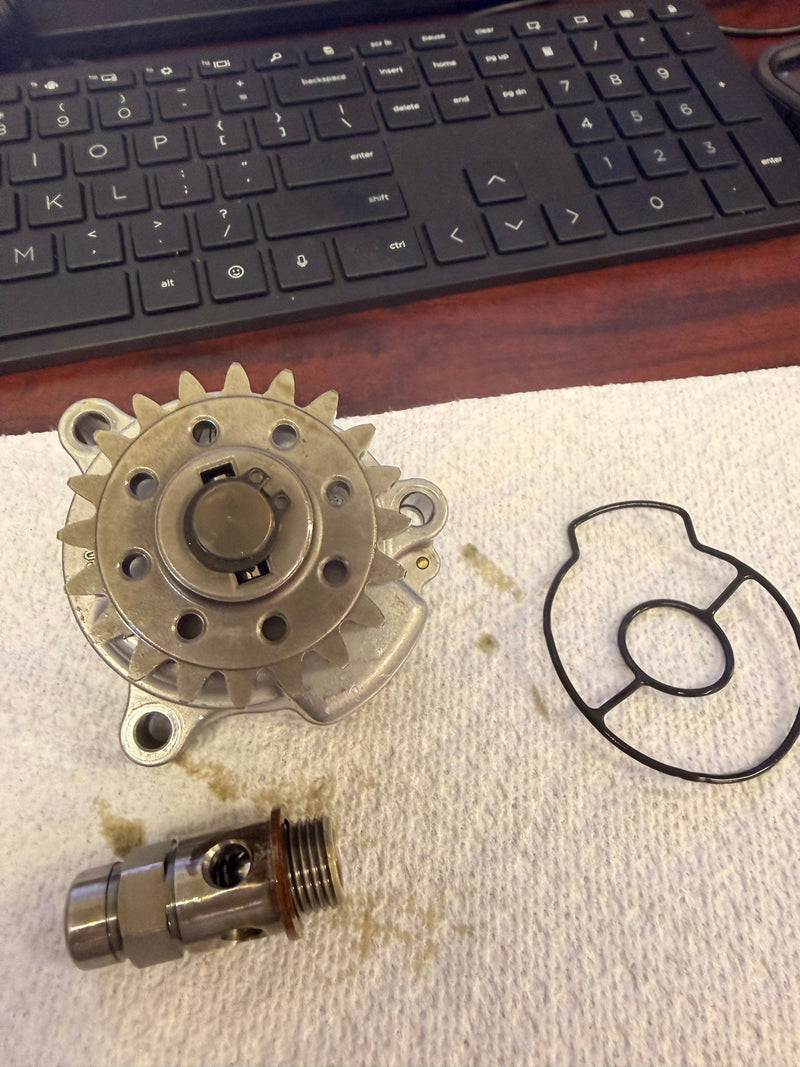 Johnson/Suzuki 140HP 4 Stroke Outboard Oil pump (12632-92J00)