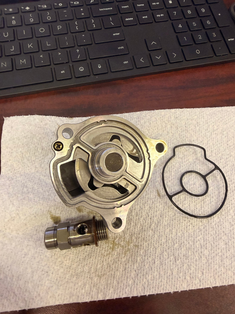 Johnson/Suzuki 140HP 4 Stroke Outboard Oil pump (12632-92J00)