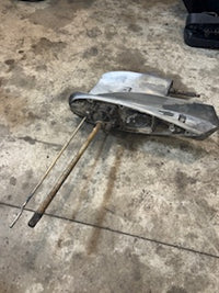 Load image into Gallery viewer, Evinrude 140hp 2 stroke outboard 20 inch shaft lower unit
