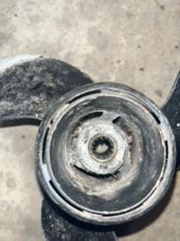 Load image into Gallery viewer, Evinrude 9.9hp 2 stroke outboard aluminum propellor (9 1/2x10-386118)
