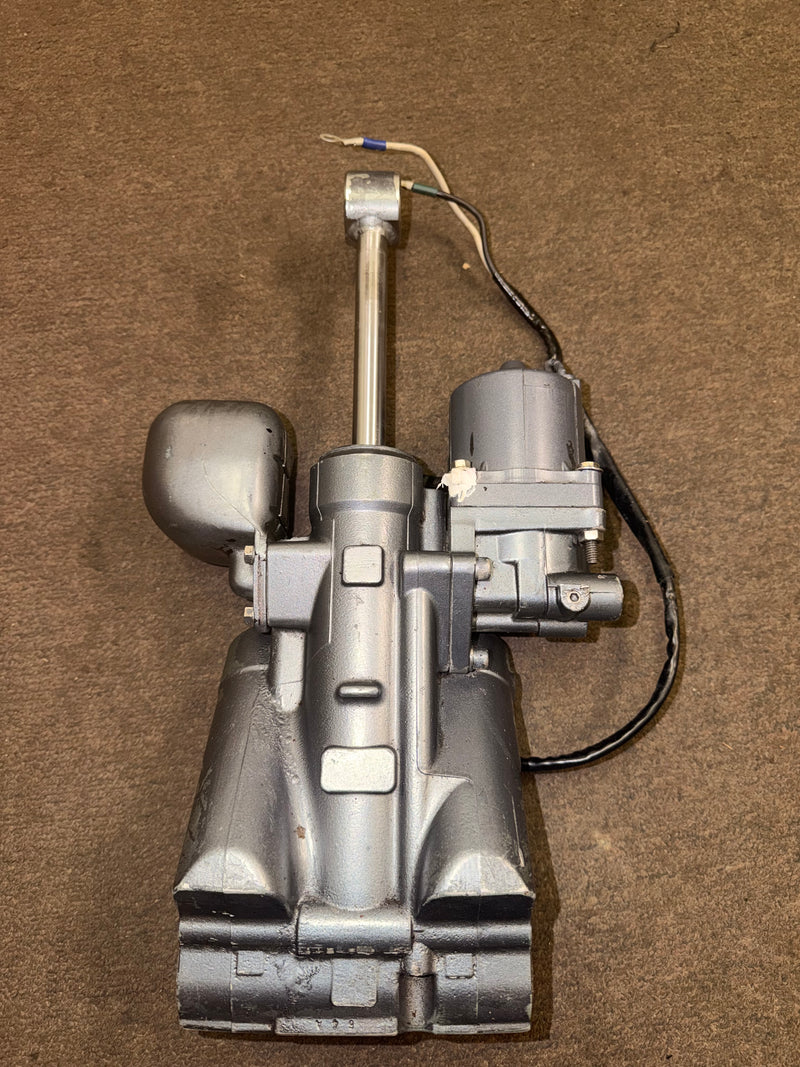Yamaha 150hp HPDI 2 Stroke Outboard Showa Tilt Trim Unit (68F-43800-01-4D)