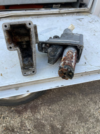 Load image into Gallery viewer, Suzuki DF70 70hp outboard VST 15600-99E00 PARTS ONLY
