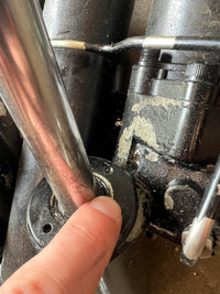 Load image into Gallery viewer, Yamaha Mercury 225hp outboard tilt trim unit
