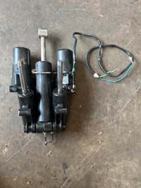 Load image into Gallery viewer, Yamaha Mercury 225hp outboard tilt trim unit
