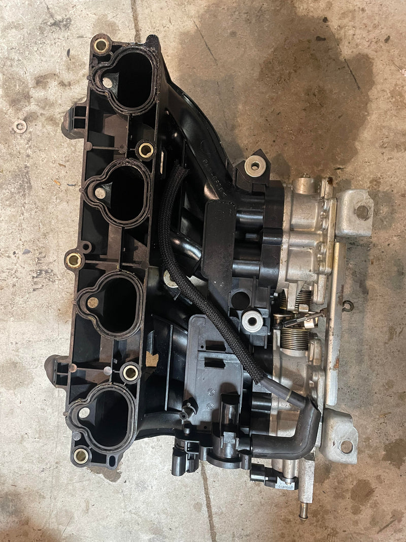 Yamaha 150hp 4 stroke outboard Intake manifold and throttle body